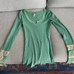 Free people green waffle long-sleeved shirt with embroidered sleeves